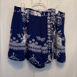 Lovers & Friends loose fully lined shorts